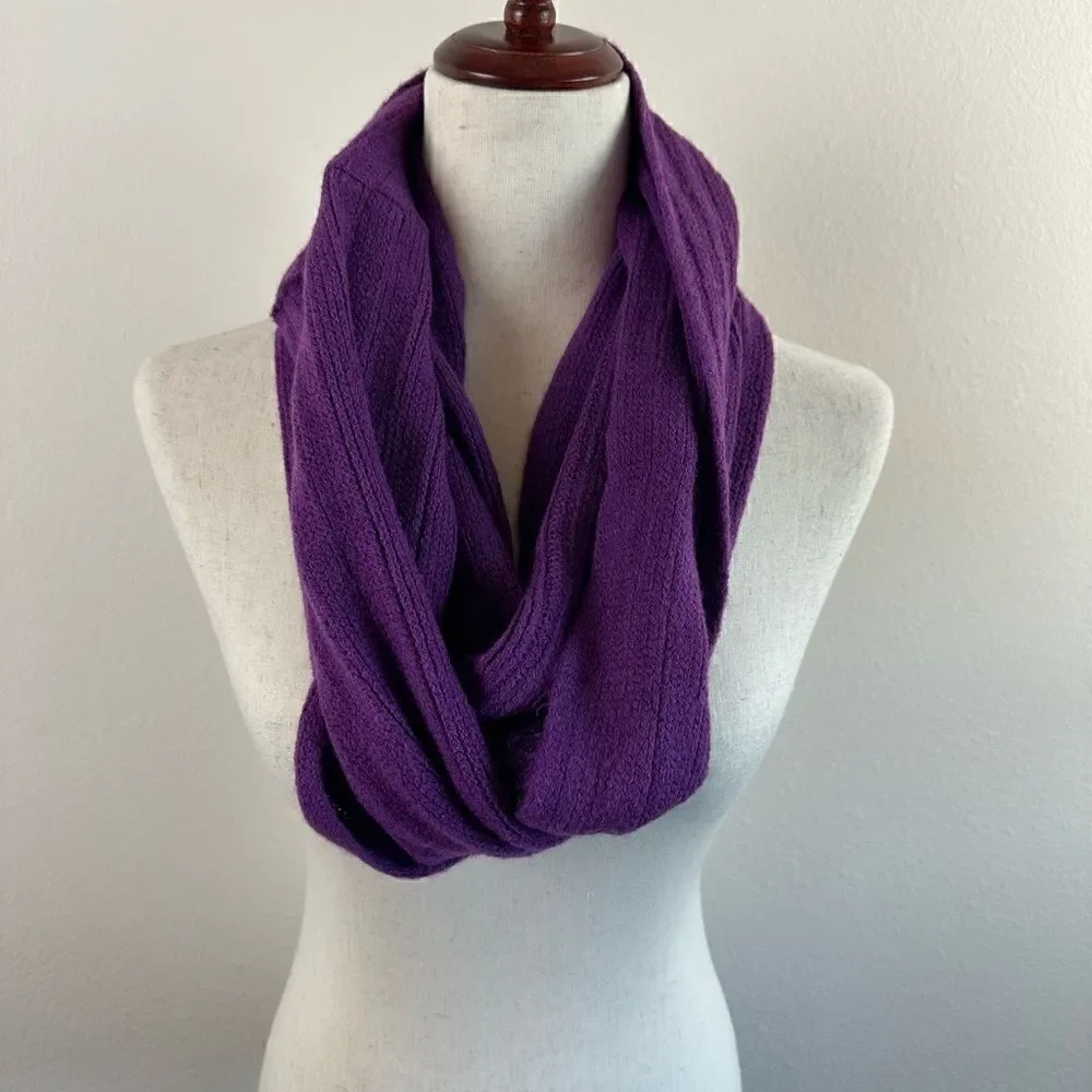 EUC Unbranded Women’s Scarf